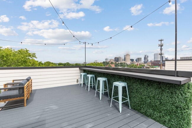 Photo - 1206 Ireland St