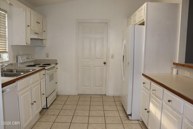 Photo - 1061 Oak Forest Cir