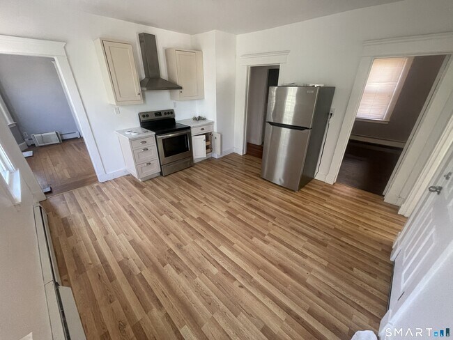 Photo - 89 Beacon St Unidad 2nd Floor