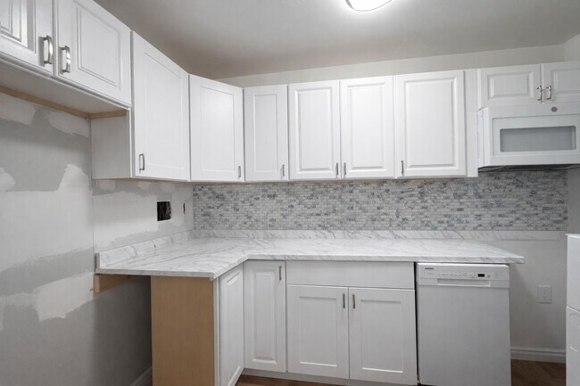 New - 280 Marin Blvd Unit 5L