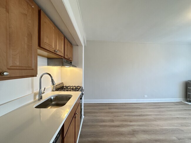 Photo - 3335 W Diversey Ave Unit 731