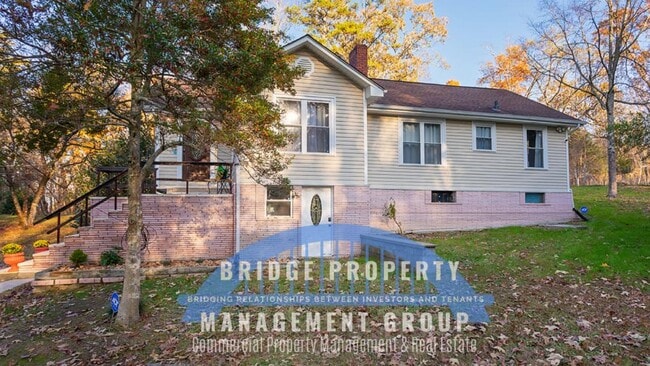 8402 Old Lee Hwy - 8402 Old Lee Hwy House