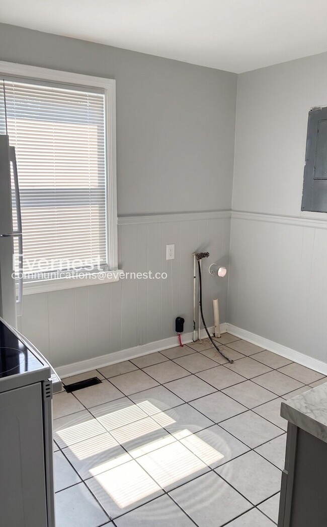 2 Bed/1 Bath Home with Off-Street Parking / Pet-Friendly / Vouchers Accepted / Available Soon!