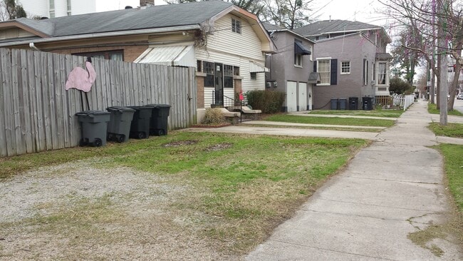 frontyard - 630 N 6th St Unidad Apt C