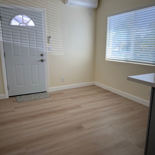 Photo - 9417 Tilmont St Unidad 9417 TIlmont Street