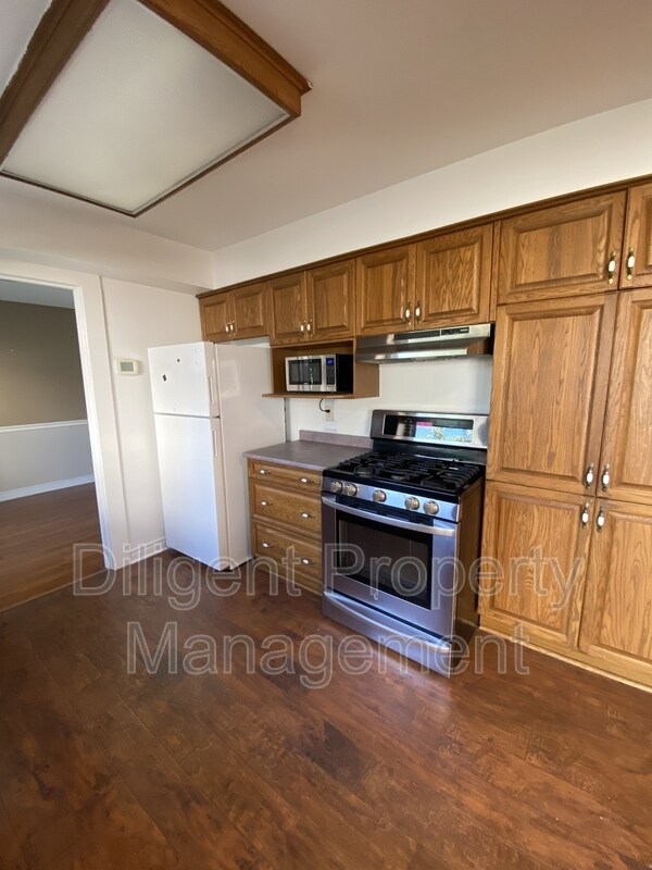 Photo - 1103 Huntington Cir