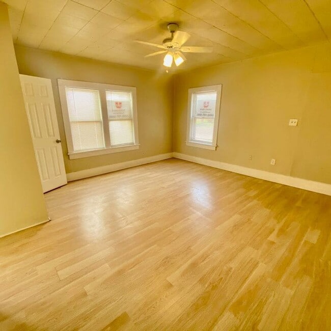 Photo - 1708 Avenue N Unidad A
