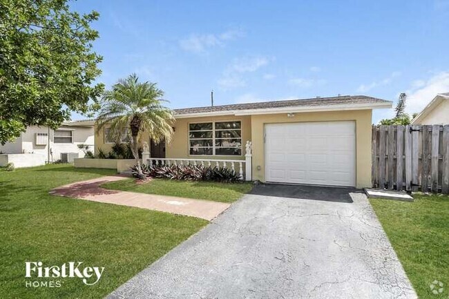 Building Photo - 9540 NW 25th St Rental