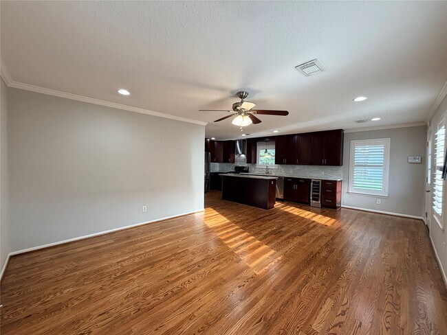 Photo - 1631 Chantilly Ln