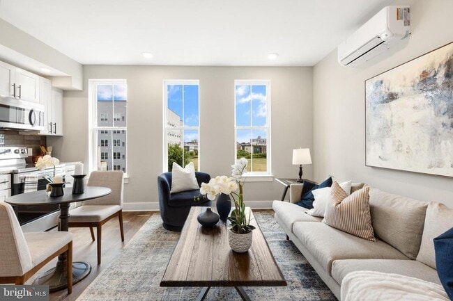 Photo - 1924 N Front St Unit 306