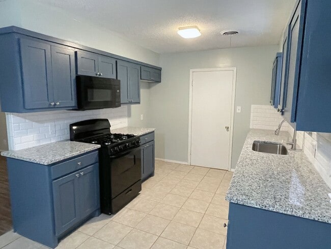Photo - Charling 3bd 2 ba house close to the Unive...