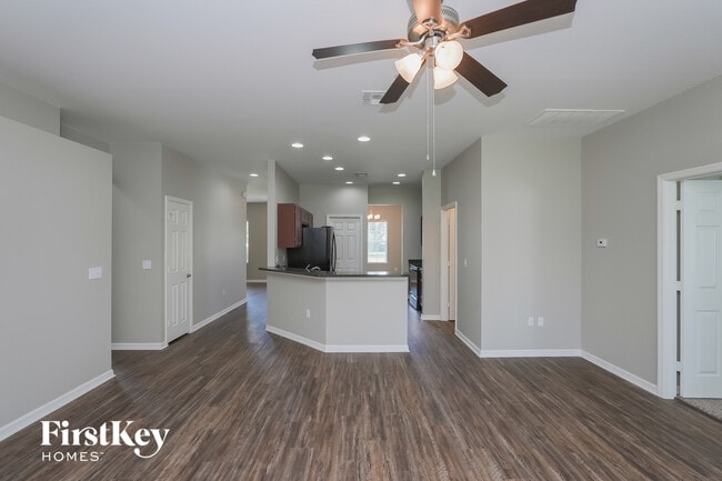 Photo - 1970 Country Manor St