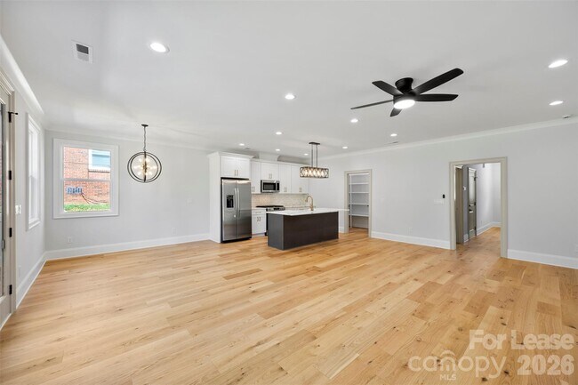 Photo - 1331 Condon St