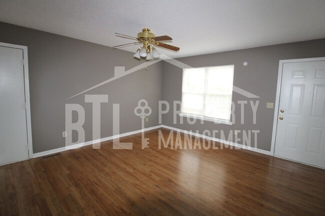Photo - 114 Rose Oneill Dr