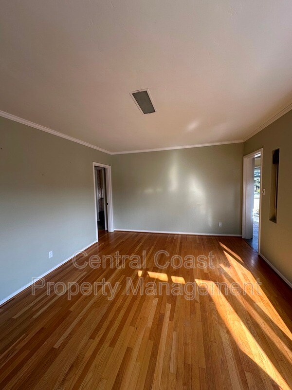 Photo - 254 Larkin St