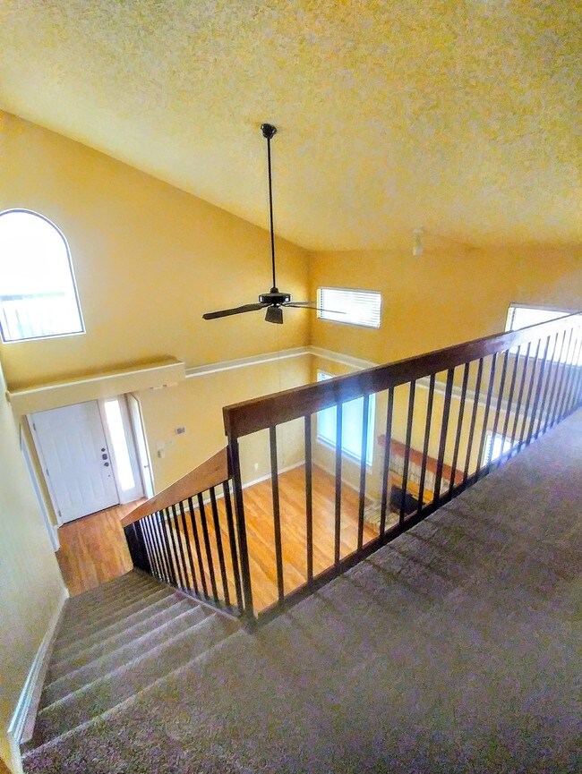 Photo - 18040 Midway Rd