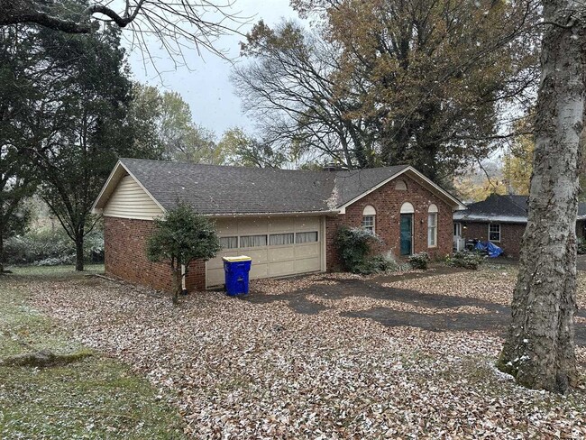 Photo - 722 Geronimo Way