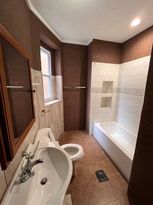 Photo - 5347-5353 W Belle Plaine Ave Unit 1W