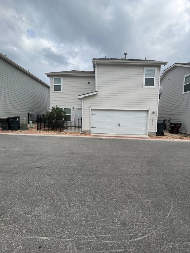 Photo - 10829 Emerick St