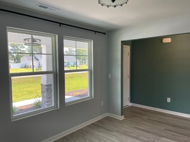 Photo - 870 Golfview Rd