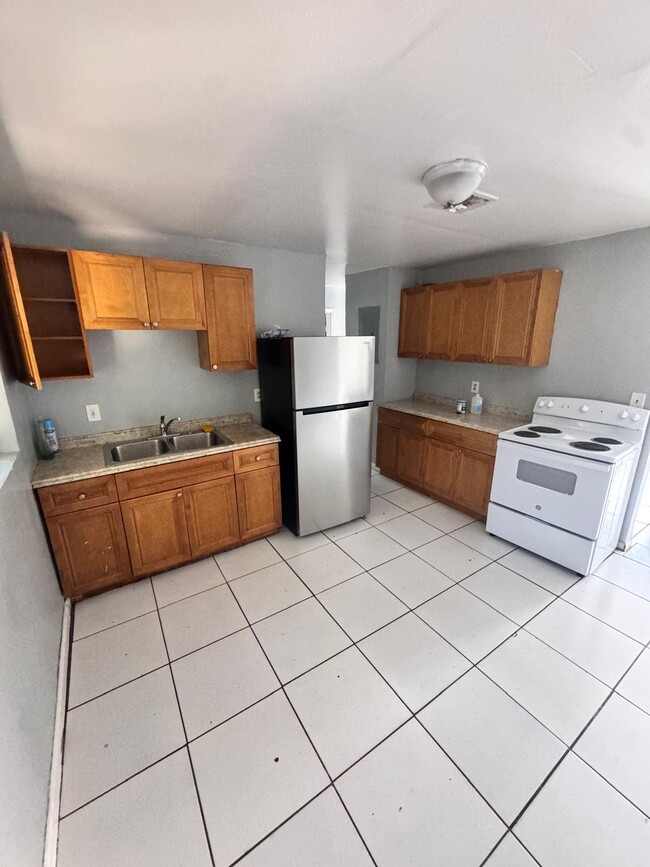 Photo - 1132 NW 5th Ct