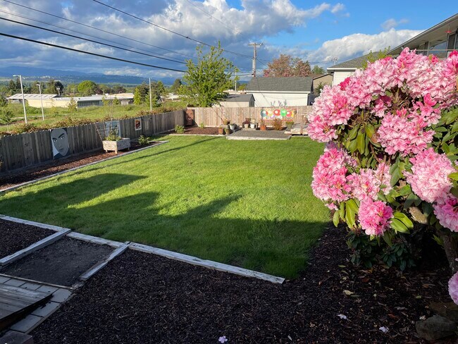 Patio interior - 12815 NE Fremont St Unidad 1