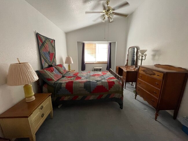 Building Photo - 2033 Silvercrest Dr