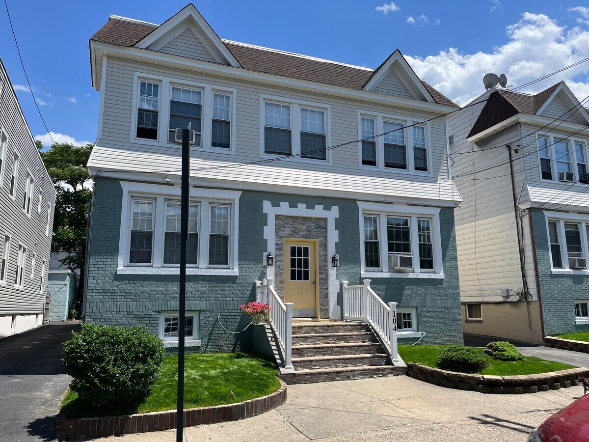 104 North 15th Street Bloomfield - 104 N 15th St Unidad 1st Floor