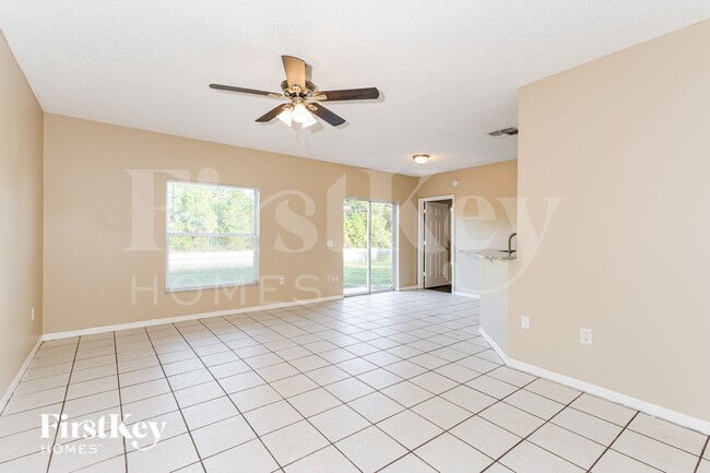 Photo - 122 Dahl Ave