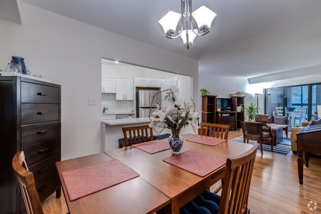 Building Photo - Furnished 1 Bedroom in The Belvedere! Rental
