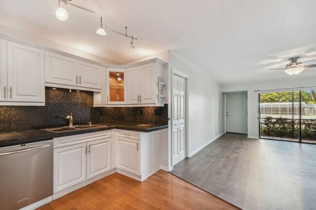 Photo - 5558 Baywater Dr