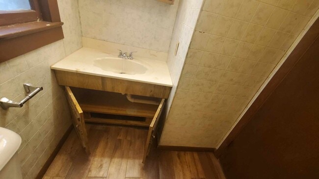 Photo - 790 S Graham St