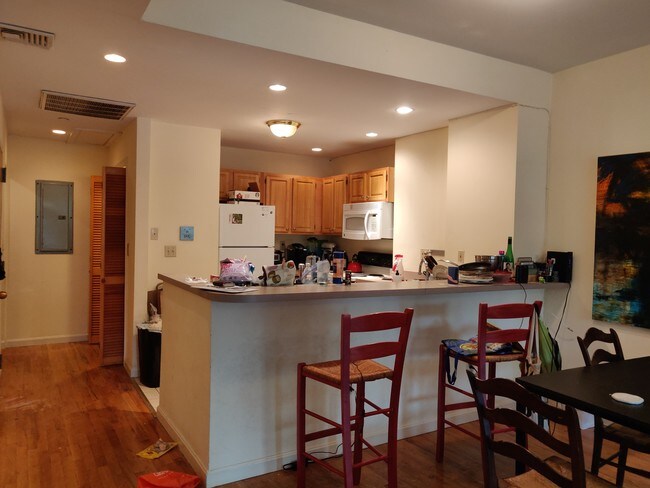 Photo - 1404 Beacon St Unit 2