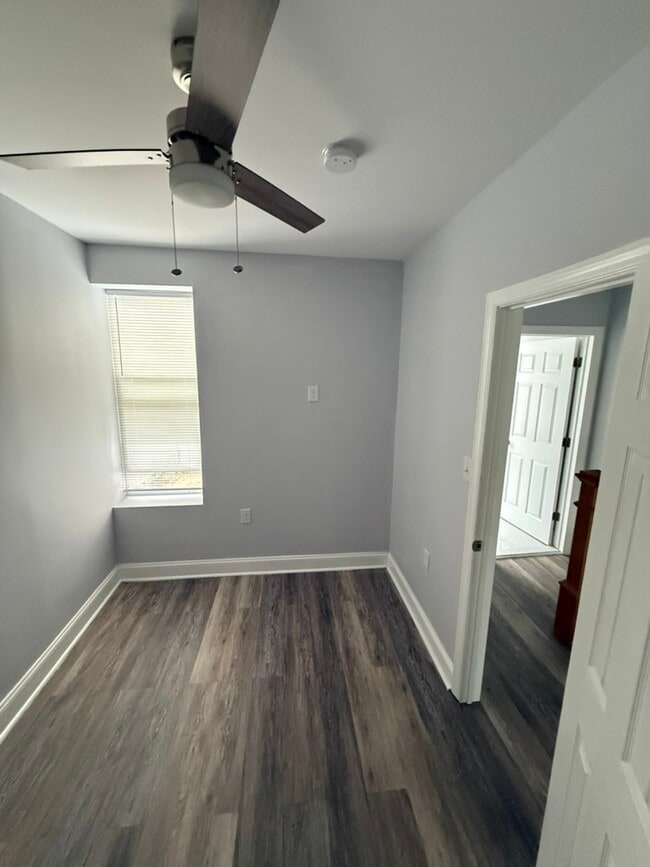 Photo - 5411 Spring St
