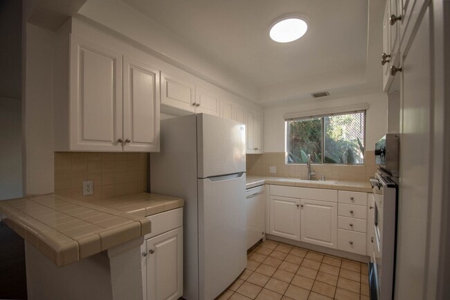 Photo - 14706 Dickens St Unidad 05