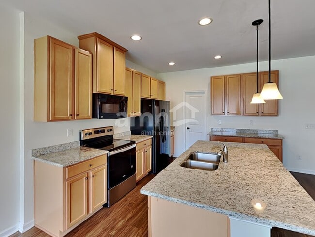 2215 Ambergate Dr