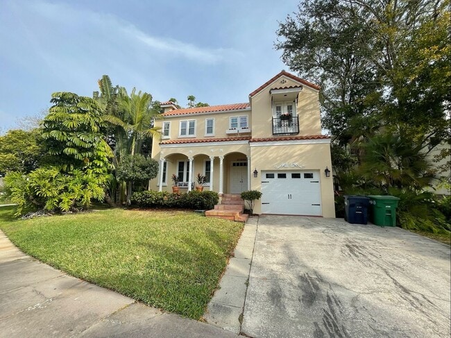 Photo - Davis Islands Spanish Med 3 Bed 2.5 Bath 1 car garage with Spool