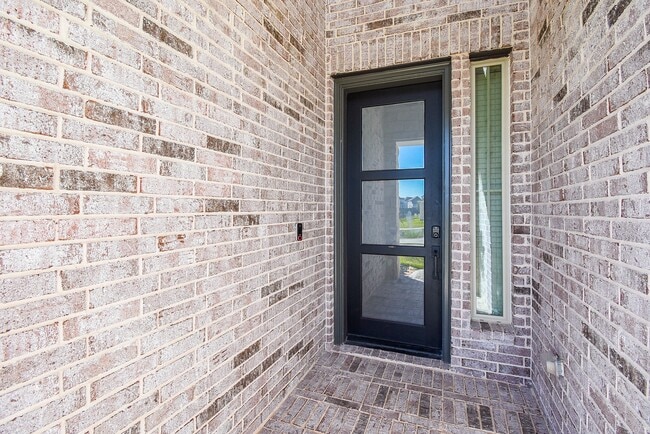 Photo - 823 Sarasota Shore Dr