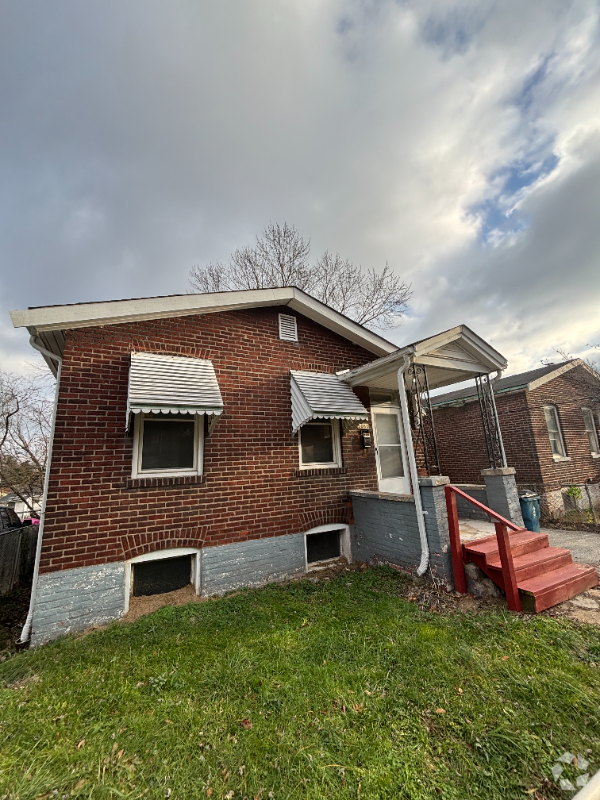 Building Photo - 5660 Helen St Rental