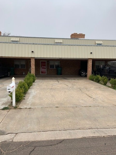 Building Photo - 425 W Kiowa Ave