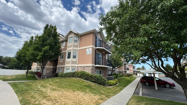Photo - 1617 W Treille Ct Apartment Unit I2C