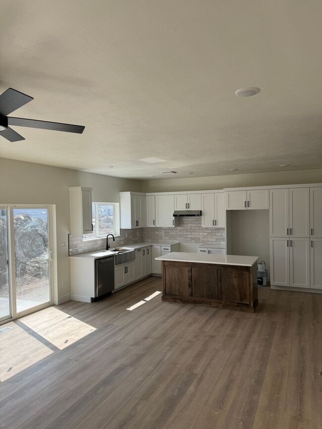 Photo - TWIN HOME FOR RENT IN SUGAR CITY - 3 BEDROOMS 2 FULL BATHROOMS