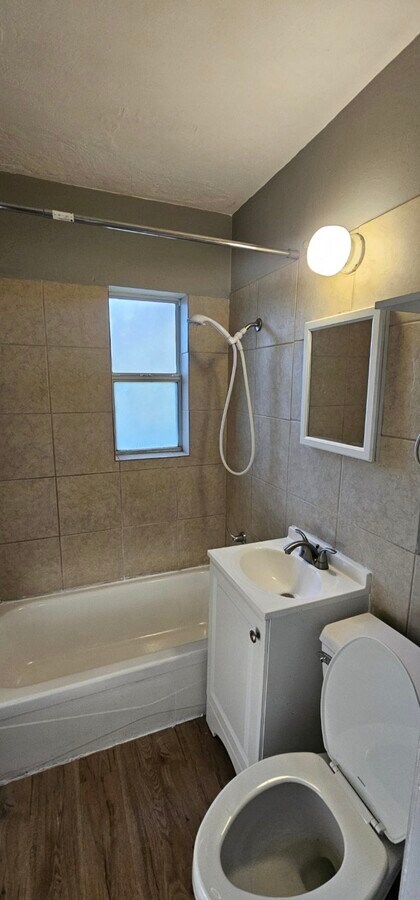 Photo - 2544 16th Ave S Unidad C (TOP)