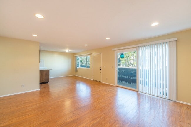 Photo - 25930 Narbonne Ave