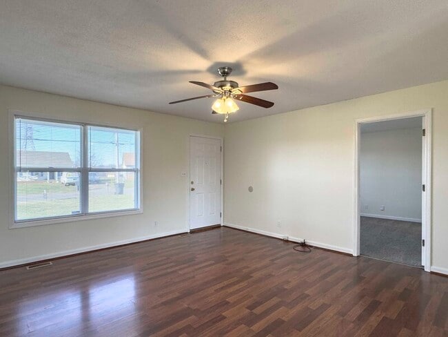 Photo - 104 Waterford Dr