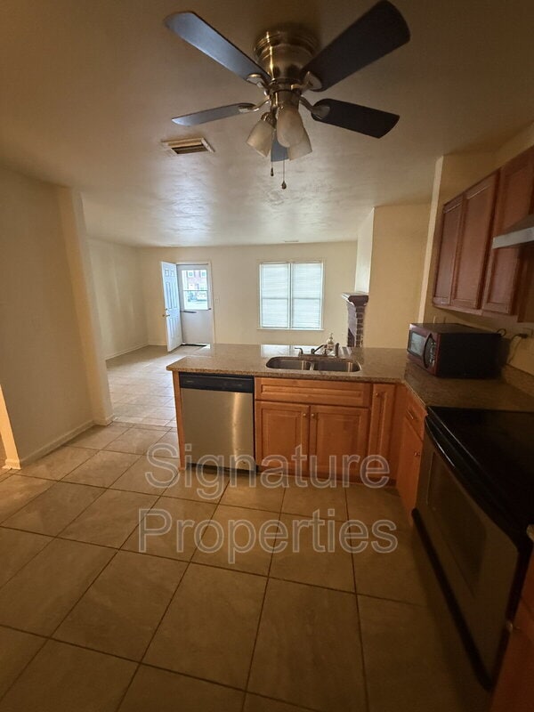 Photo - 917 Wickford Dr