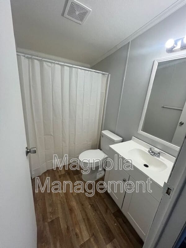 Photo - 116 Hawtree Creek Way