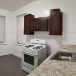 Building Photo - 1016 S May St