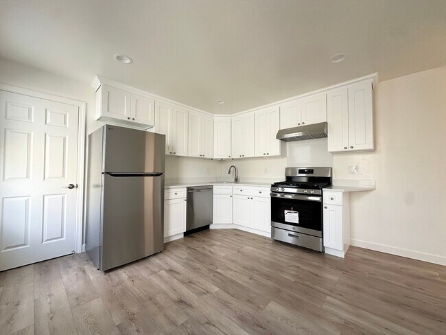 Photo - 72 Easton St Unit 2
