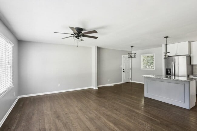 Photo - 2647 Hatfield Cir SE